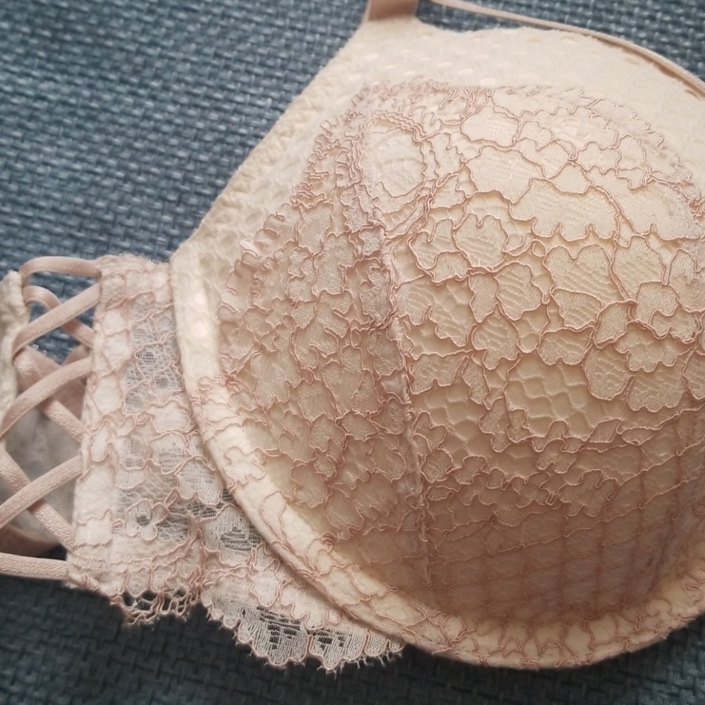 New! Victoria's Secret VERY SEXY PUSH UP! - Picture 6 of 8